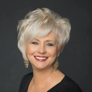 Meet your Posher, Crystal